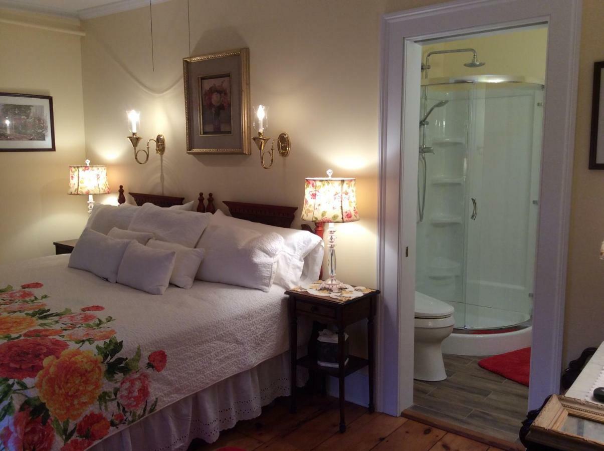 The Red Hook Country Inn, An "Old Rhinebeck" Bed & Breakfast Eksteriør bilde