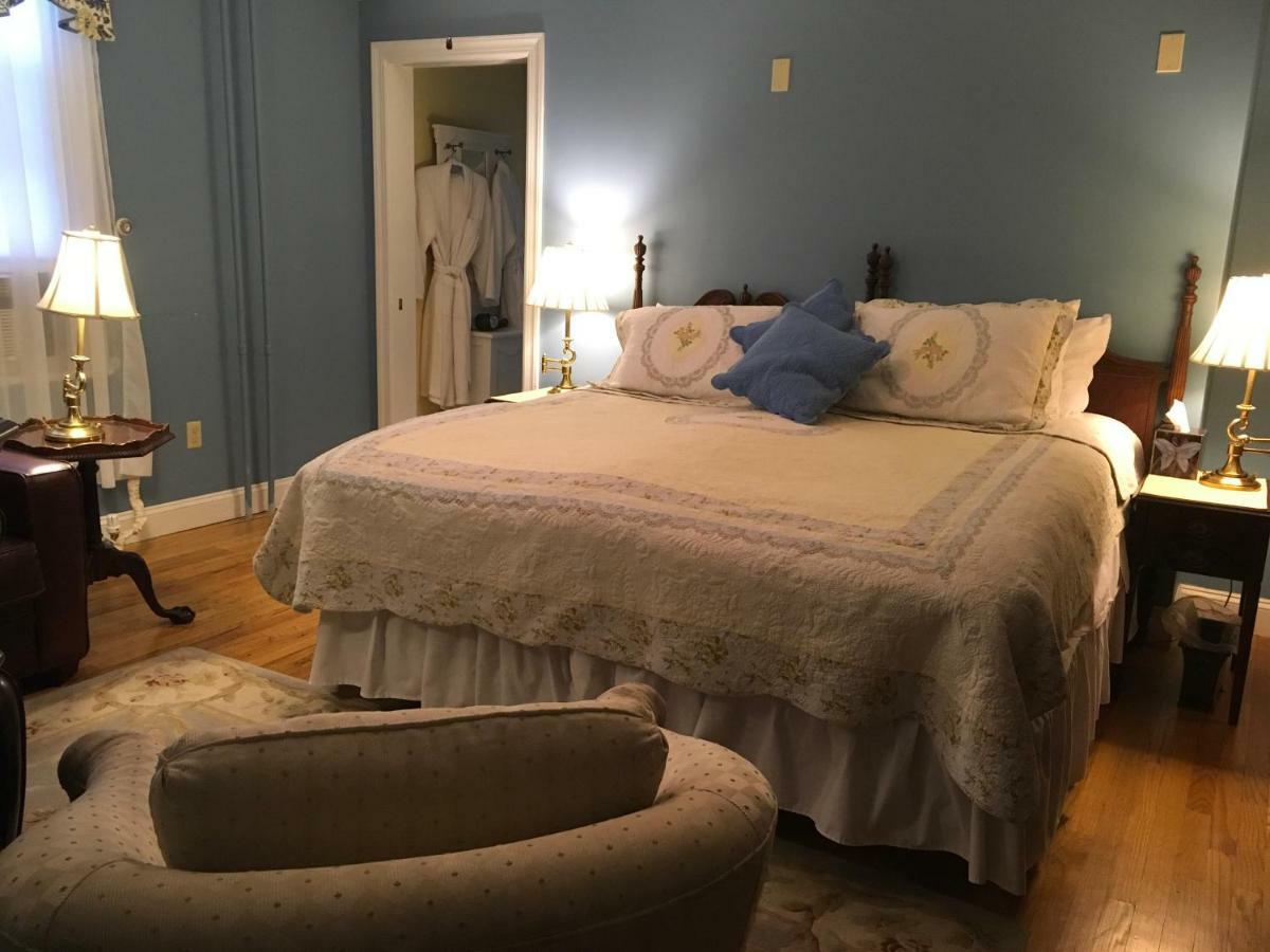 The Red Hook Country Inn, An "Old Rhinebeck" Bed & Breakfast Eksteriør bilde