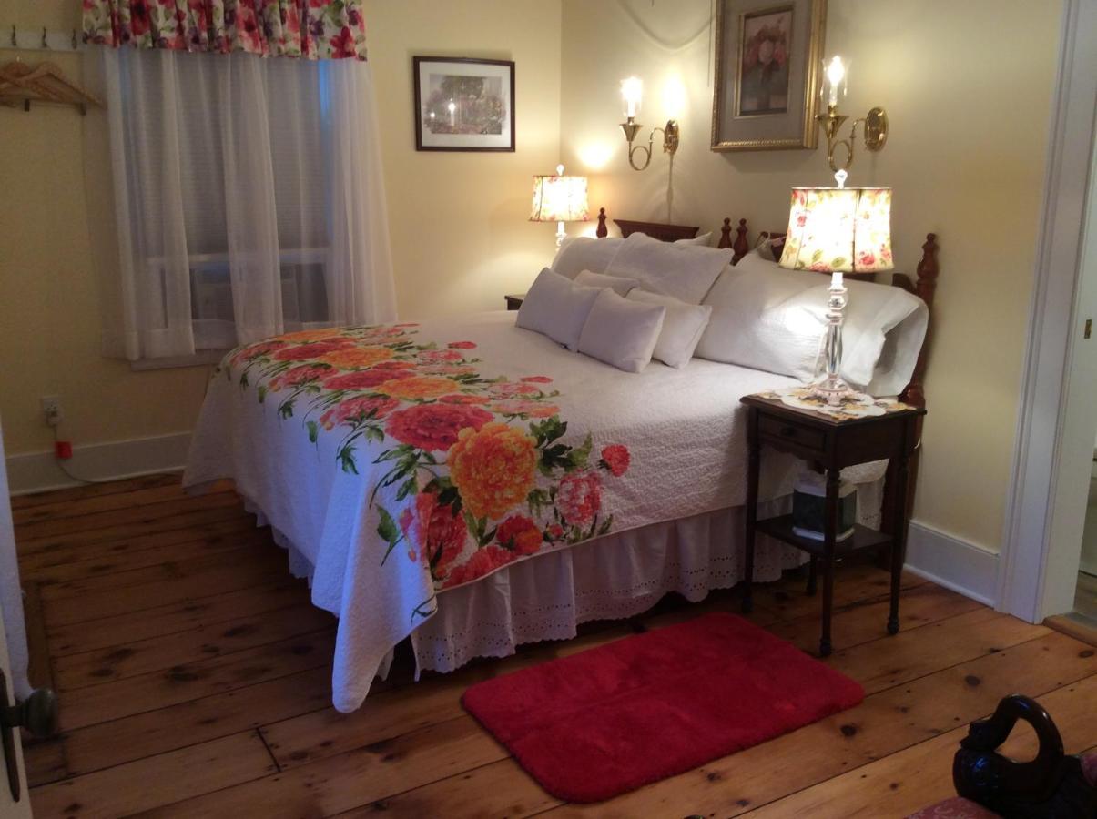 The Red Hook Country Inn, An "Old Rhinebeck" Bed & Breakfast Eksteriør bilde